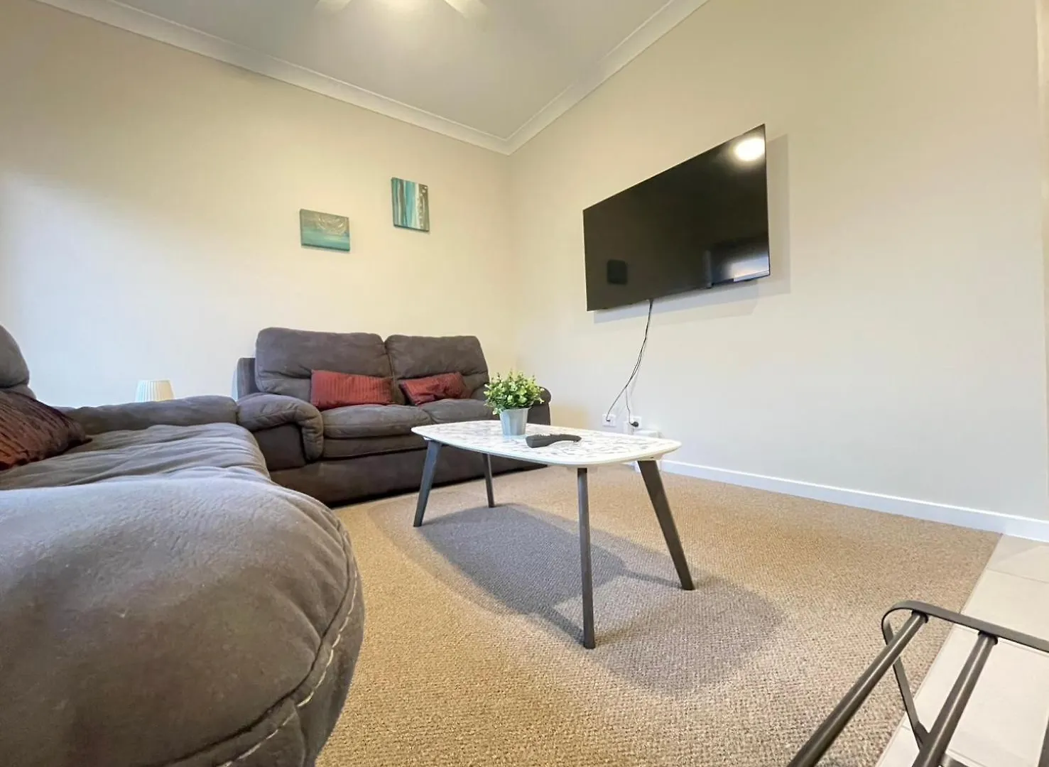 Enchanting Griffin Retreat Memorable Stay Awaits 0*,